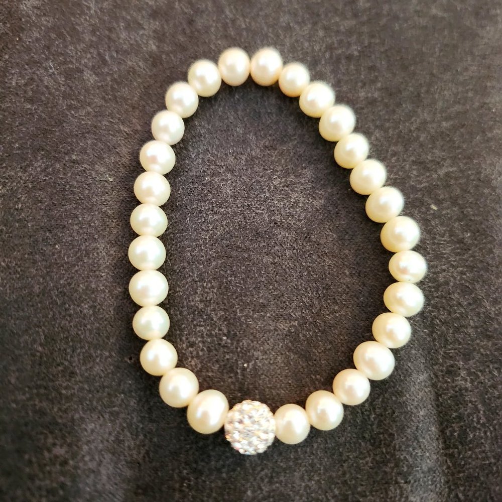 Pearl bracelet